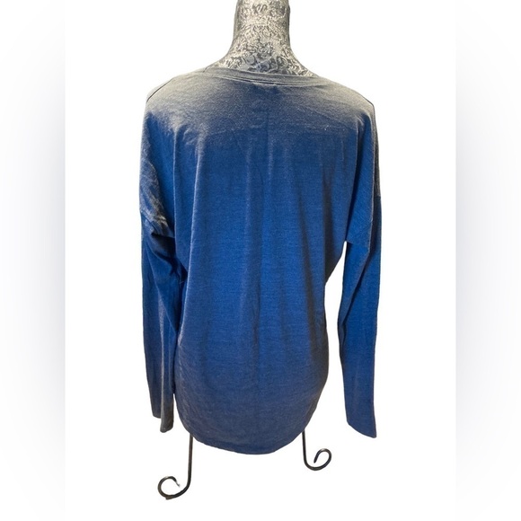 THE North Face - Women’s Long Sleeve Top - Picture 4 of 5